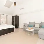 Loft At Republic Square