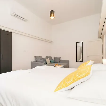 Loft At Republic Square *