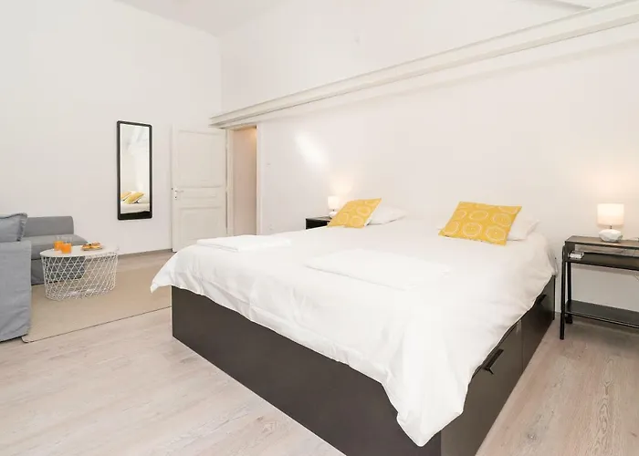 Loft At Republic Square