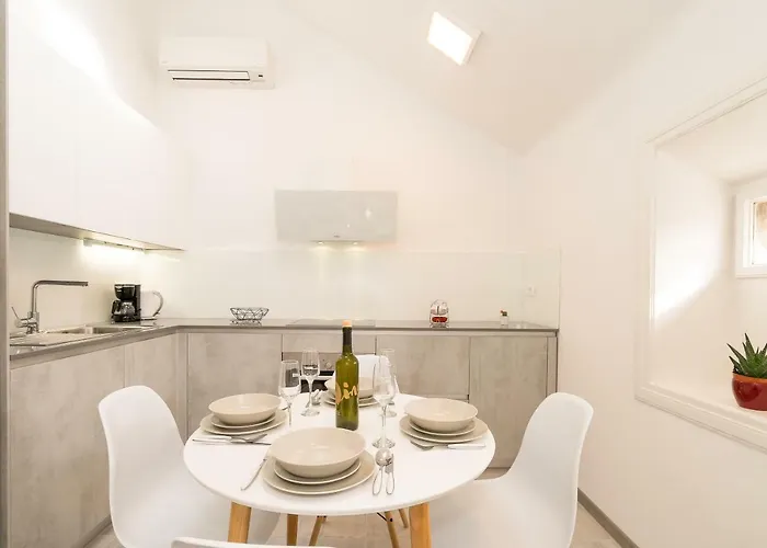 Loft At Republic Square דירה