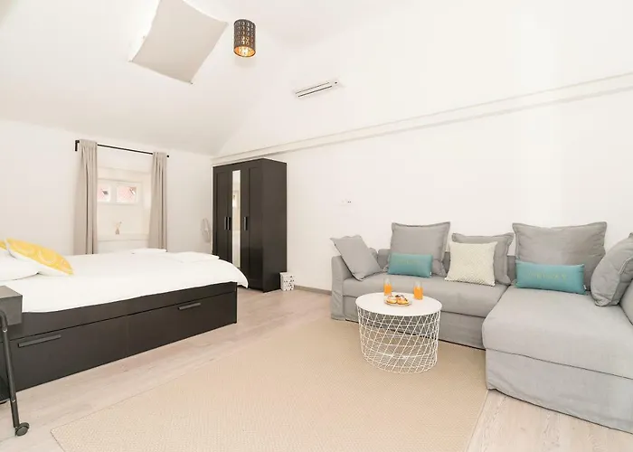 Loft At Republic Square